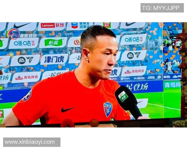 我心中的足球英雄与他闪耀的传奇之路 我心中的足球英雄与他闪耀的传奇之路