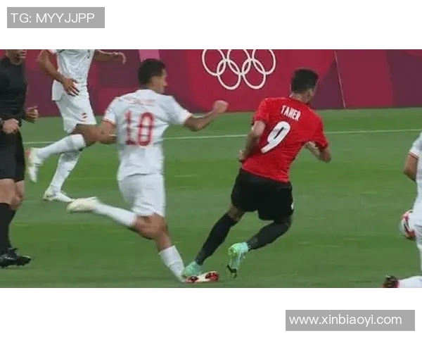 黑哨足球明星背后的秘密与争议盘点揭示他们的真实故事与影响力 黑哨足球明星背后的秘密与争议盘点揭示他们的真实故事与影响力