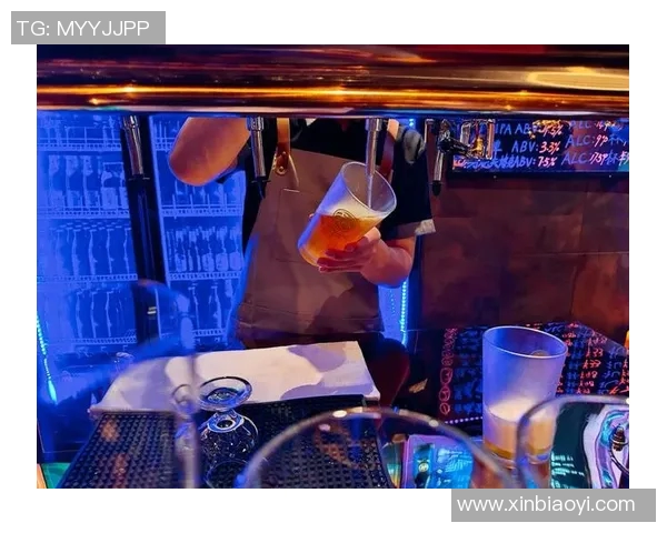 倒啤酒的足球明星如何在赛场与酒杯之间找到平衡与乐趣 倒啤酒的足球明星如何在赛场与酒杯之间找到平衡与乐趣