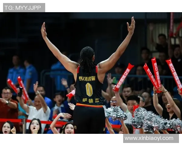 深圳篮球队在全国锦标赛中的团队协作表现分析与点评 深圳篮球队在全国锦标赛中的团队协作表现分析与点评